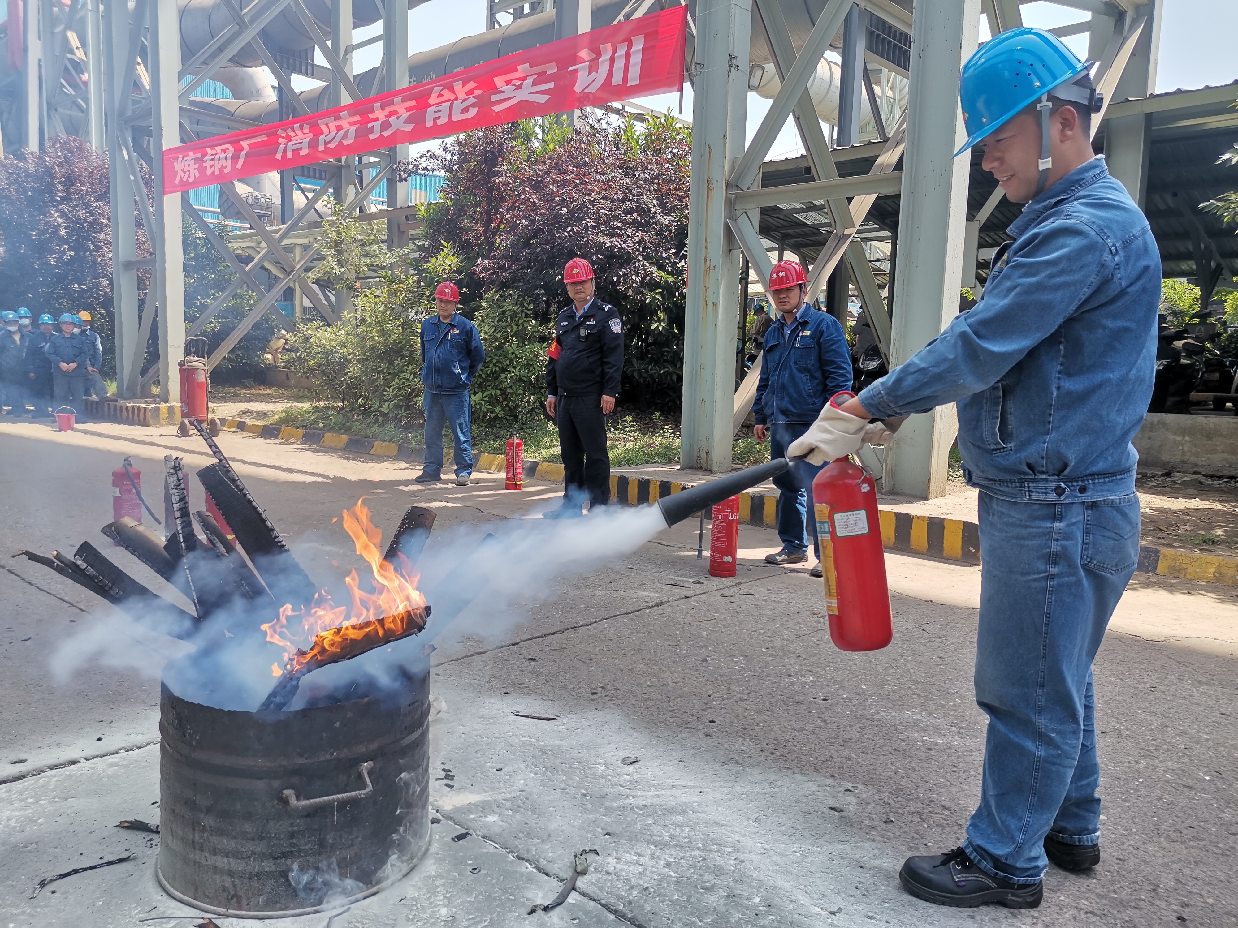 下足“繡花”功夫，共繪安全“錦繡河山”