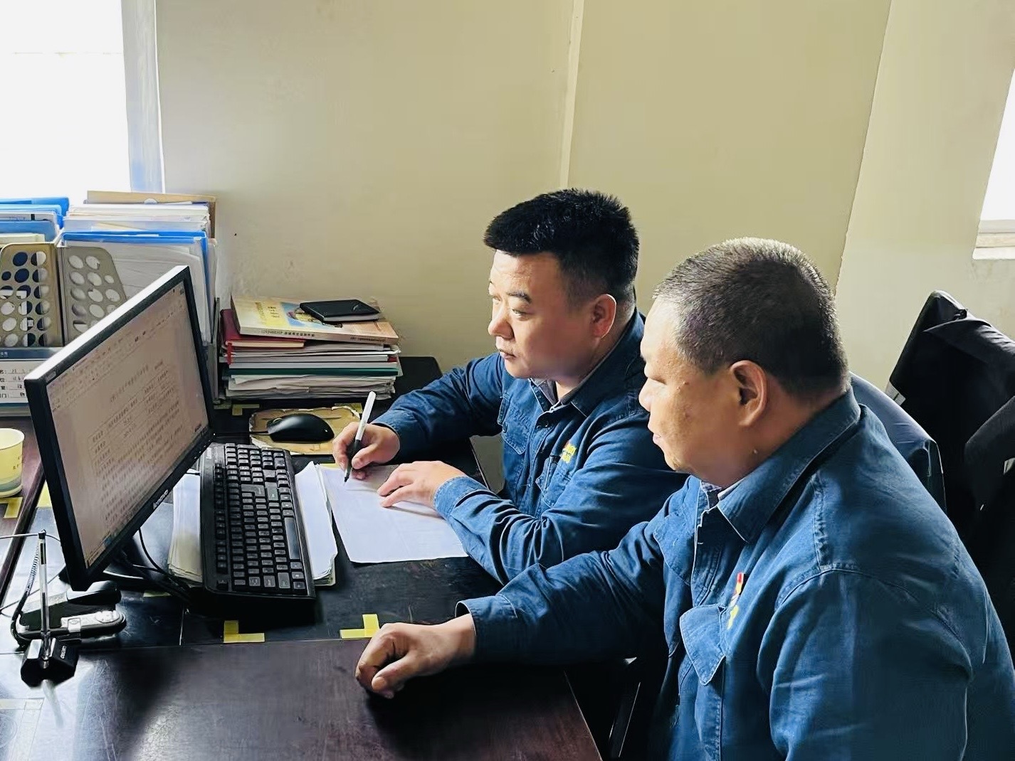 逐夢(mèng)三十載，實(shí)干鑄就勞模章——記陜鋼集團(tuán)2023-2024年度勞動(dòng)模范段玉宏